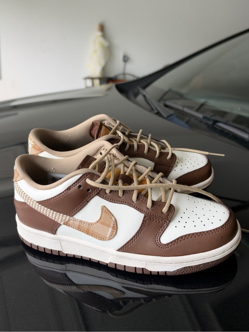 Nike Women’s Low Top Sneakers Brown White Tan